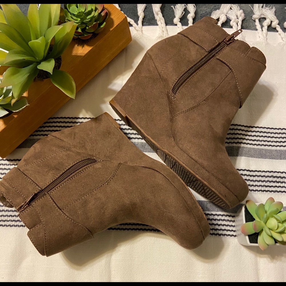 Wedges - Picture 2 of 3